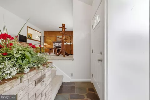 Entry Way - 1814 Marymont Rd, Silver Spring, MD 20906 photo 2 of 4