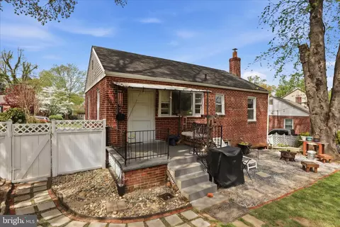 Exterior - 1506 Hanby St, Silver Spring, MD 20902 photo 4 of 10