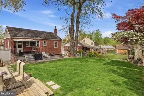 Exterior - 1506 Hanby St, Silver Spring, MD 20902 photo 3 of 10