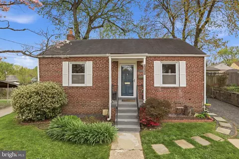 Exterior - 1506 Hanby St, Silver Spring, MD 20902 photo 1 of 10