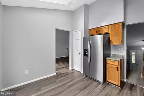 Entry Way - 12909 Summer Hill Dr, Silver Spring, MD 20904 photo 5 of 7