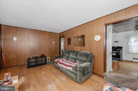 Entry Way - 9813 Braddock Rd, Silver Spring, MD 20903 photo 1 of 12