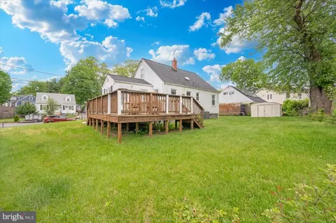 Exterior - 9813 Braddock Rd, Silver Spring, MD 20903 photo 5 of 9