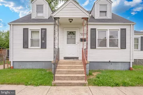 Exterior - 9813 Braddock Rd, Silver Spring, MD 20903 photo 2 of 9