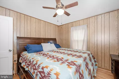Bedroom - 9813 Braddock Rd, Silver Spring, MD 20903 photo 2 of 5