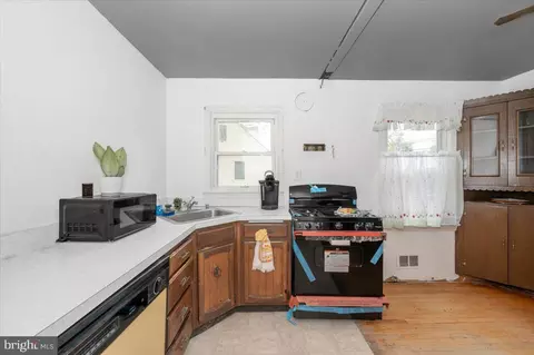 Kitchen - 9813 Braddock Rd, Silver Spring, MD 20903 photo 3 of 3