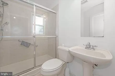 Bath - 9813 Braddock Rd, Silver Spring, MD 20903 photo 1 of 1