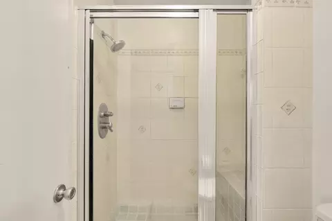 Bath - 1005 Ruppert Rd, Silver Spring, MD 20903 photo 4 of 6