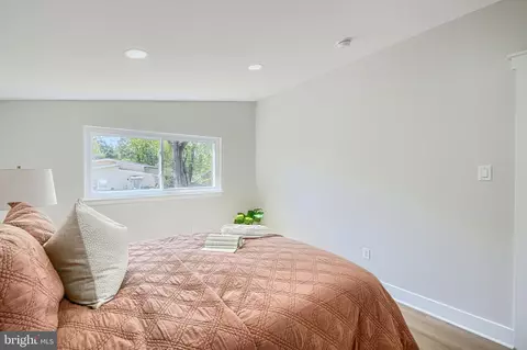 Bedroom - 11514 Lovejoy St, Silver Spring, MD 20902 photo 2 of 11
