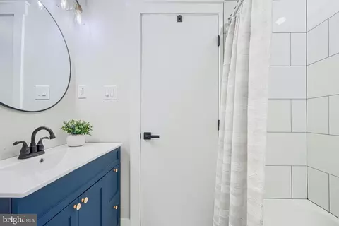 Bath - 11514 Lovejoy St, Silver Spring, MD 20902 photo 5 of 8