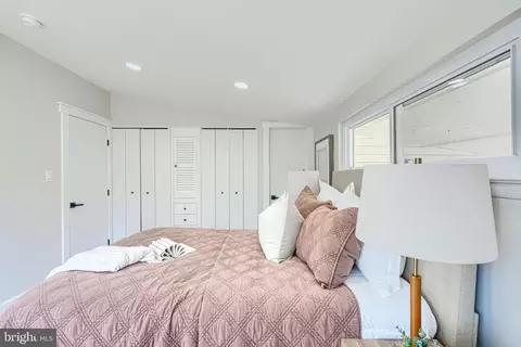 Bedroom - 11514 Lovejoy St, Silver Spring, MD 20902 photo 4 of 11