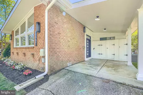 Exterior - 11514 Lovejoy St, Silver Spring, MD 20902 photo 5 of 11