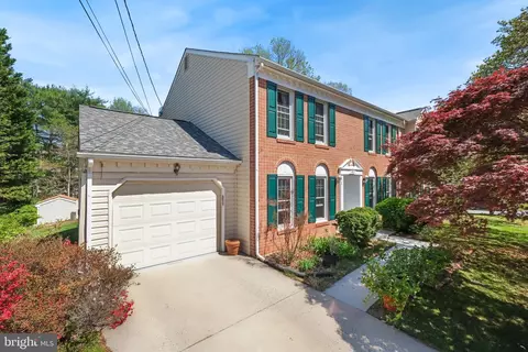 11917 Reynolds Ave, Potomac, MD 20854