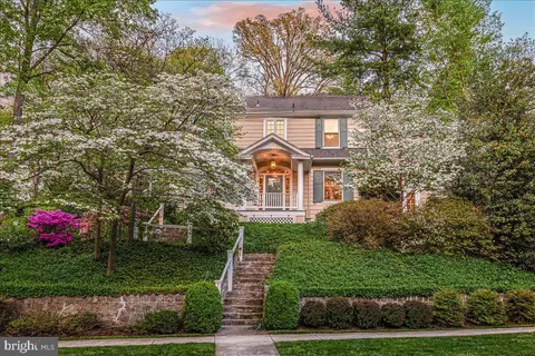 7109 Meadow Ln, Chevy Chase, MD 20815