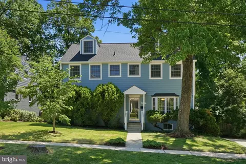 9223 Adelaide Dr, Bethesda, MD 20817