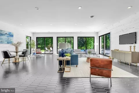 Living - 14 Stanmore Ct, Potomac, MD 20854 photo 9 of 9