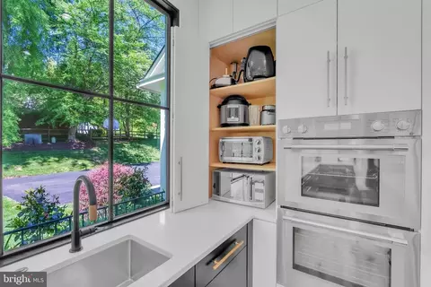 Kitchen - 14 Stanmore Ct, Potomac, MD 20854 photo 6 of 6