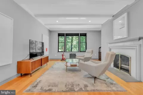 Living - 14 Stanmore Ct, Potomac, MD 20854 photo 6 of 9
