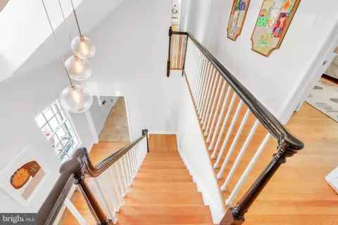 Entry Way - 14 Stanmore Ct, Potomac, MD 20854 photo 6 of 12
