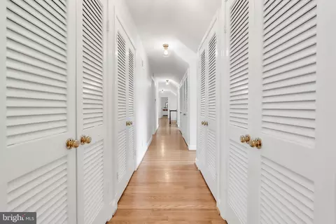 Entry Way - 14 Stanmore Ct, Potomac, MD 20854 photo 10 of 12