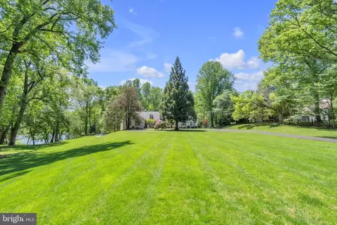 Exterior - 14 Stanmore Ct, Potomac, MD 20854 photo 11 of 14