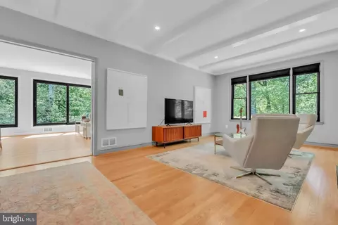 Living - 14 Stanmore Ct, Potomac, MD 20854 photo 7 of 9