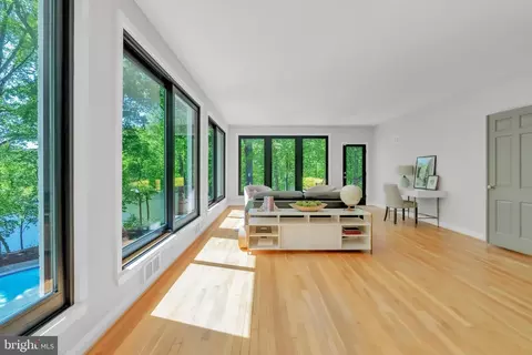 Living - 14 Stanmore Ct, Potomac, MD 20854 photo 8 of 9