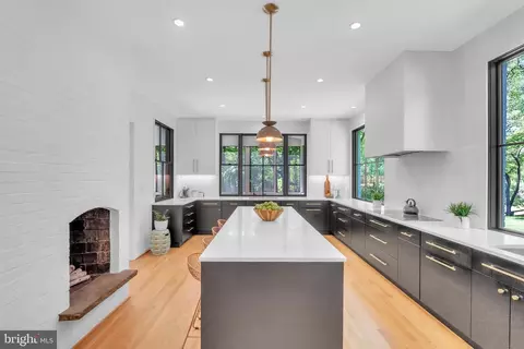 Kitchen - 14 Stanmore Ct, Potomac, MD 20854 photo 3 of 6