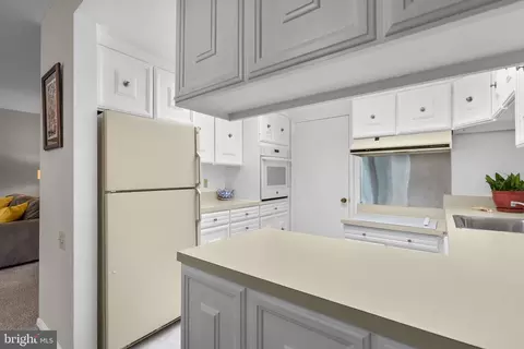 Kitchen - 3382 Chiswick Ct #51-2D, Silver Spring, MD 20906 photo 2 of 5
