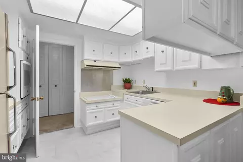 Kitchen - 3382 Chiswick Ct #51-2D, Silver Spring, MD 20906 photo 1 of 5