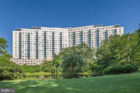 10401 Grosvenor Pl #1128, Rockville, MD 20852