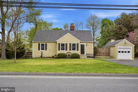 23725 Woodfield Rd, Gaithersburg, MD 20882