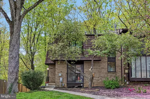 8042 Inverness Ridge Rd, Potomac, MD 20854