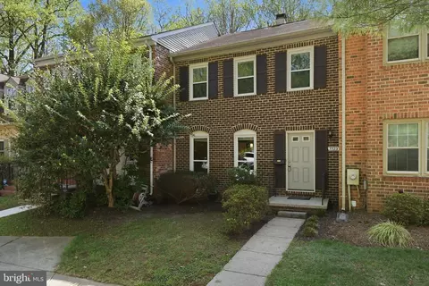 7723 Heatherton Ln, Potomac, MD 20854