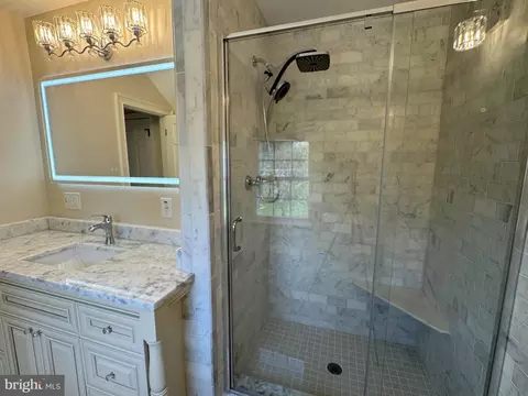 Bath - 9421 Thornhill Rd, Silver Spring, MD 20901 photo 5 of 7