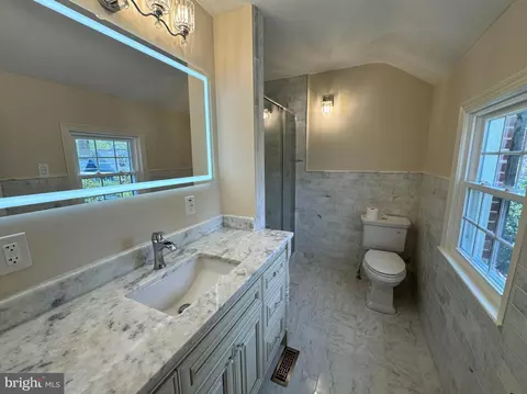 Bath - 9421 Thornhill Rd, Silver Spring, MD 20901 photo 6 of 7