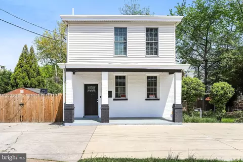Exterior - 827 Philadelphia Ave, Silver Spring, MD 20910 photo 4 of 4