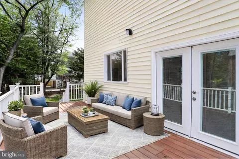 Exterior - 827 Philadelphia Ave, Silver Spring, MD 20910 photo 1 of 4