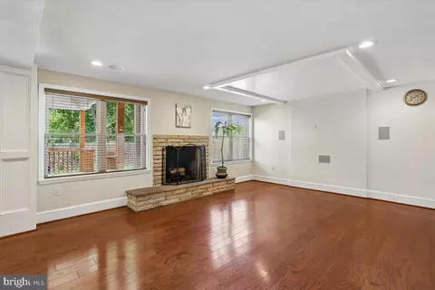 Living - 3709 Kenway St, Silver Spring, MD 20906 photo 2 of 4