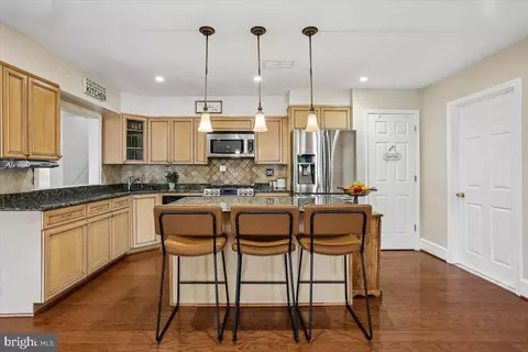 Kitchen - 3709 Kenway St, Silver Spring, MD 20906 photo 2 of 4