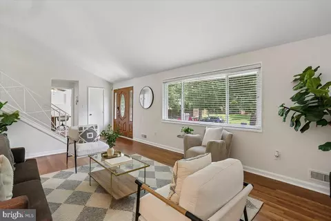 Living - 3709 Kenway St, Silver Spring, MD 20906 photo 4 of 4