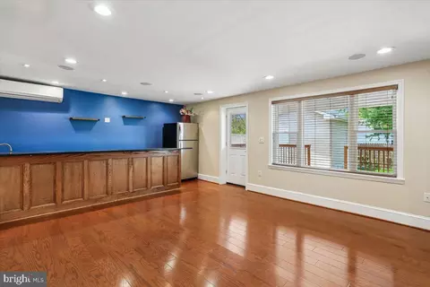 Living - 3709 Kenway St, Silver Spring, MD 20906 photo 3 of 4