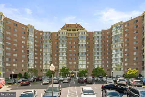 3200 N Leisure World Blvd #903, Silver Spring, MD 20906