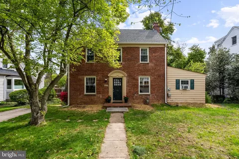8009 Maple Ridge Rd, Bethesda, MD 20814