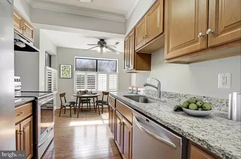 Kitchen - 15320 Pine Orchard Dr #83-2J, Silver Spring, MD 20906 photo 5 of 6