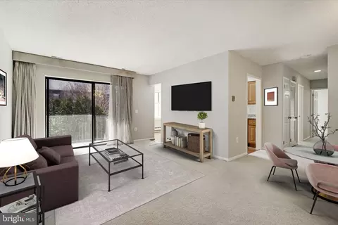 Living - 15320 Pine Orchard Dr #83-2J, Silver Spring, MD 20906 photo 1 of 4