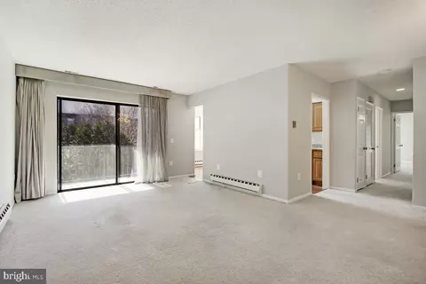 Living - 15320 Pine Orchard Dr #83-2J, Silver Spring, MD 20906 photo 2 of 4