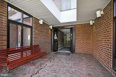 Entry Way - 15320 Pine Orchard Dr #83-2J, Silver Spring, MD 20906 photo 1 of 4