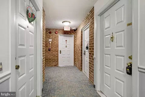 Entry Way - 15320 Pine Orchard Dr #83-2J, Silver Spring, MD 20906 photo 2 of 4