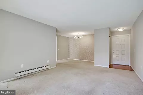 Living - 15320 Pine Orchard Dr #83-2J, Silver Spring, MD 20906 photo 3 of 4